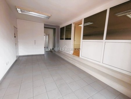 130m2 OFFICE AT THE BUSINESS CENTRE OF NICOSIA - 10