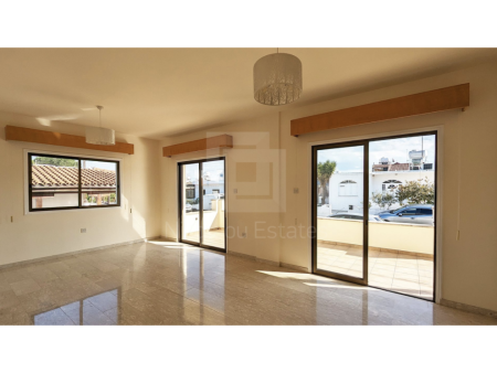 Three bedroom detached house for sale in Geri - 8