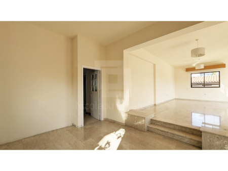 Three bedroom detached house for sale in Geri - 7