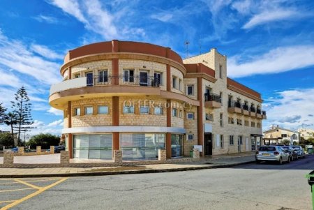 Shared Commercial Building in Deryneia - 2