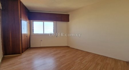 New For Sale €165,000 Apartment 3 bedrooms, Larnaka (Center), Larnaca Larnaca - 5