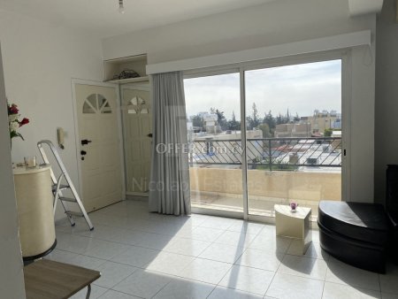 Three bedroom apartment for rent in Kato Polemidia.