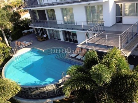 MAGNIFICENT VILLA WITH SEA VIEWS IN AGIOS TYCHONAS LIMASSOL - 11