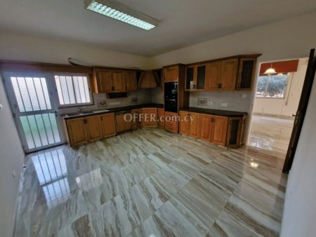 3 Bed Semi-Detached House for rent in Omonoia, Limassol - 7