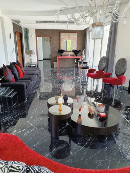 MAGNIFICENT VILLA WITH SEA VIEWS IN AGIOS TYCHONAS LIMASSOL - 8