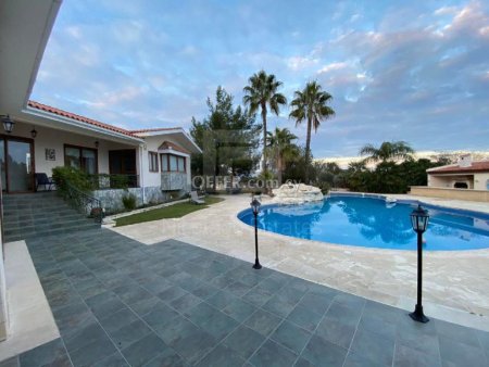 Five Bedroom Luxury Villa with Private Swimming Pool for Sale in Latsia Nicosia - 3