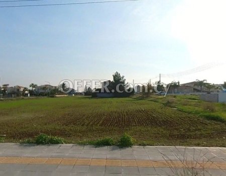 For Sale, Large Residential Plot in Lakatamia