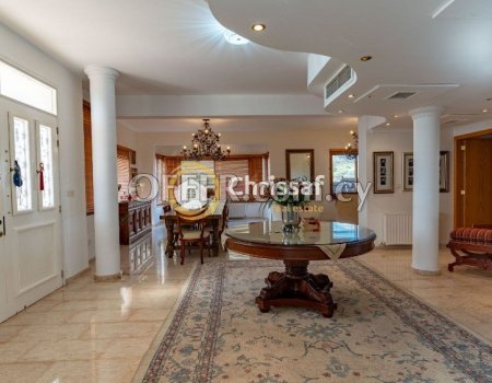 Expansive 5-Bedroom Villa in Sought-After Palodeia - 9