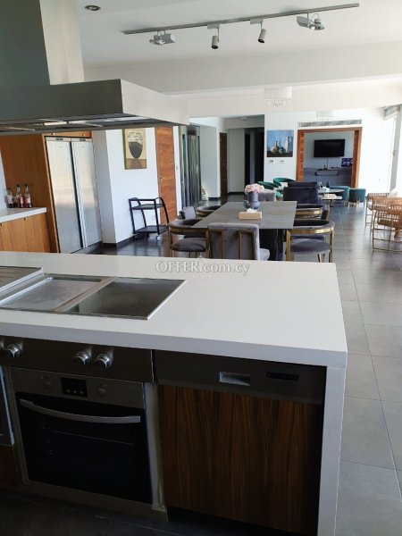 MAGNIFICENT VILLA WITH SEA VIEWS IN AGIOS TYCHONAS LIMASSOL - 6
