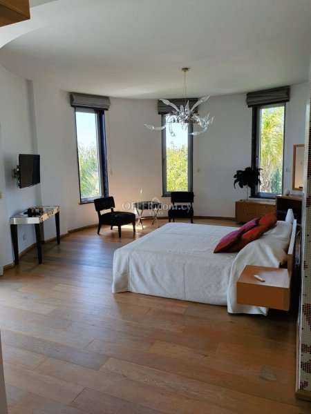MAGNIFICENT VILLA WITH SEA VIEWS IN AGIOS TYCHONAS LIMASSOL - 5