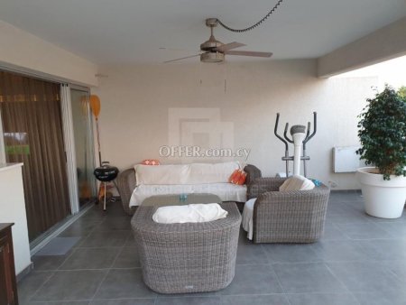 Three bedroom penthouse with roof garden for sale in Strovolos near Pedieos park - 4
