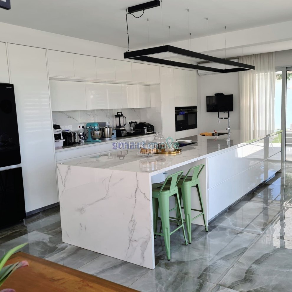 5 Bedroom Detached House For Rent Limassol - 8