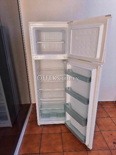 Affordable Fridge Freezer in Excellent Condition - Only 150 Euros! Ακολουθούν Ελληνικά - 1
