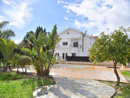 Detached Five Bedroom House with Private Swimming Pool for Sale in Kiti Larnaka