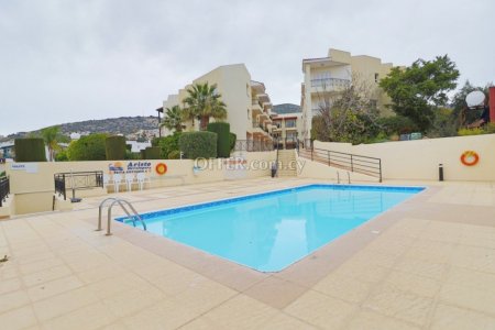 2 bedroom townhouse in peyia