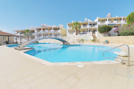 2 bed flat in peyia