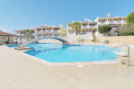 2 bed flat in peyia