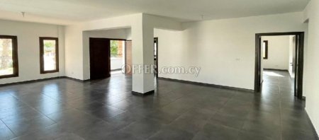 New For Sale €195,000 Apartment 3 bedrooms, Pallouriotissa Nicosia - 1