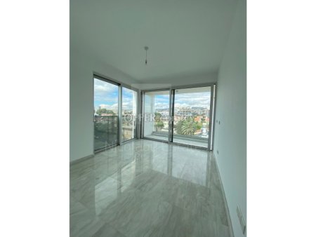 New three bedroom apartment in Germasogeia privileged area - 9