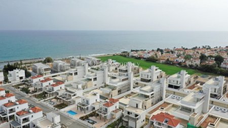 4 Bed Detached Villa for Sale in Pervolia, Larnaca - 11