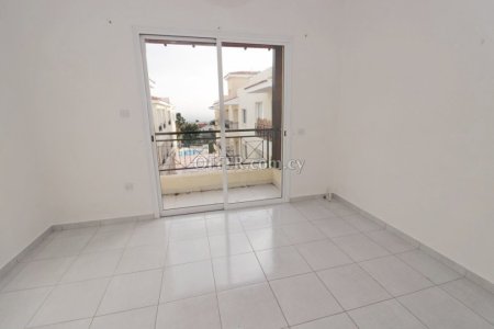 2 bedroom townhouse in peyia - 9