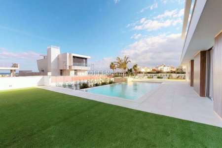 4 Bed Detached Villa for Sale in Pervolia, Larnaca - 8