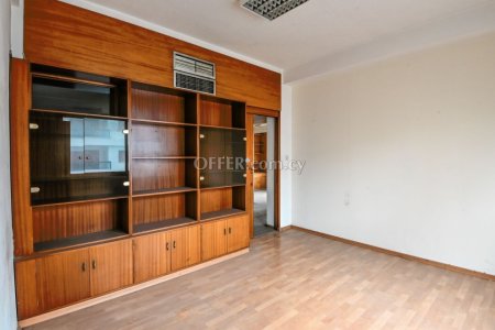 Office for Sale in Agioi Omologites, Nicosia - 2