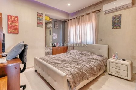 6 Bed House for Sale in Chrysopolitissa, Larnaca - 2