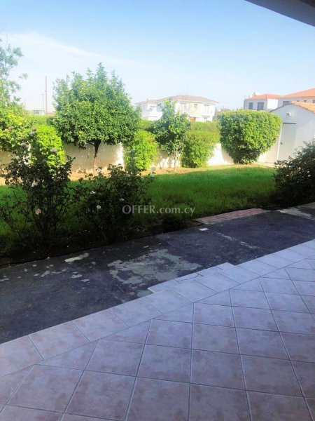 Resale Detached Property with Garden - 2