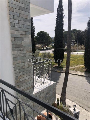 Modern 3 Bedroom Upper House  In A Very Quiet Area In Makedonitissa, N - 4
