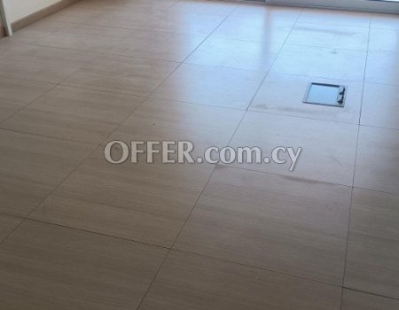Office 90m2 in commercial building with raised floor