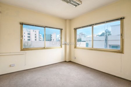 Office for Sale in Agioi Omologites, Nicosia - 5