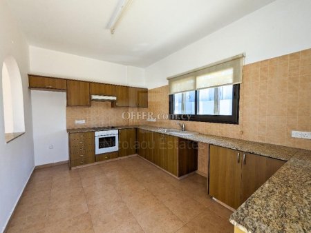 Two bedroom apartment in Kato Paphos - 4