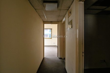 Office for Sale in Agioi Omologites, Nicosia - 4