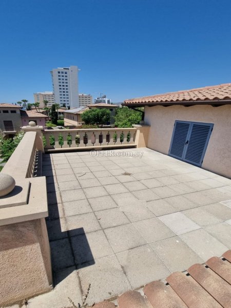 New For Sale €1,300,000 Apartment 2 bedrooms, Pyrgos Touristiki Periochi Limassol - 3
