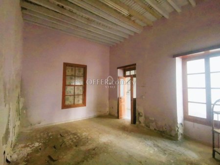 LISTED HOUSE WITH YARD AT A QUALITY AREA OF THE OLD CITY OF NICOSIA - 7