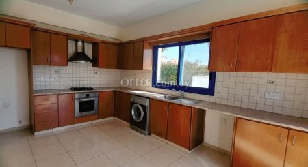 3 Bed Detached Villa for rent in Chlorakas, Paphos - 7