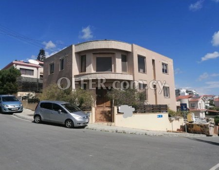 7-Bedroom House In Agios Athanasios