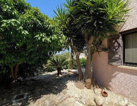 TRANQUIL 2-BEDROOM BUNGALOW FOR SALE IN KAMARES TALA WITH LANDSCAPED GARDEN & STUNNING SEA VIEWS - 6