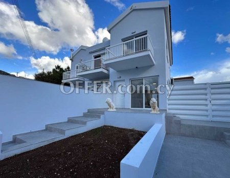 RECENTLY RENOVATED 2-BEDROOM SEMI-DETACHED VILLA FOR SALE IN PEYIA WITH SEA VIEWS & NEAR TO ALL NECESSARY AMENITIES - 1