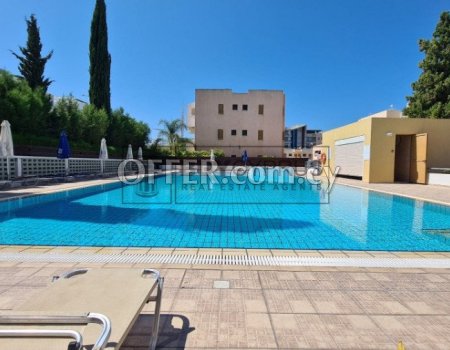 2-BEDROOM TOWNHOUSE FOR SALE IN UNIVERSAL WITH ACCESS TO COMMUNAL SWIMMING POOL WALKING DISTANCE TO ALL NECESSARY AMENITIES - 7