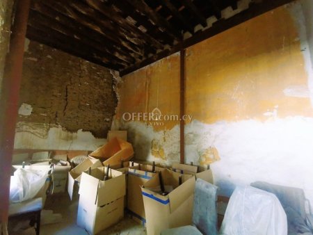 LISTED HOUSE WITH YARD AT A QUALITY AREA OF THE OLD CITY OF NICOSIA - 4