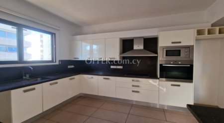 New For Sale €250,000 Apartment 3 bedrooms, Nicosia (center), Lefkosia Nicosia - 4
