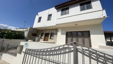 For Sale €358,000 House 4 bedrooms Larnaka (Center), Larnaca Larnaca