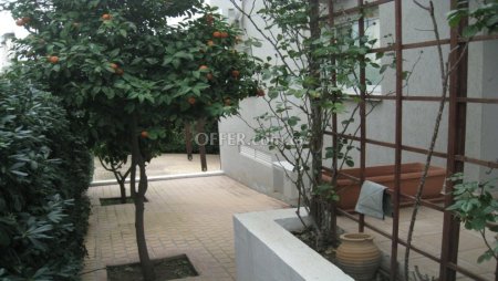 For Sale €230,000 Apartment 3 bedrooms Nicosia (center), Lefkosia Nicosia