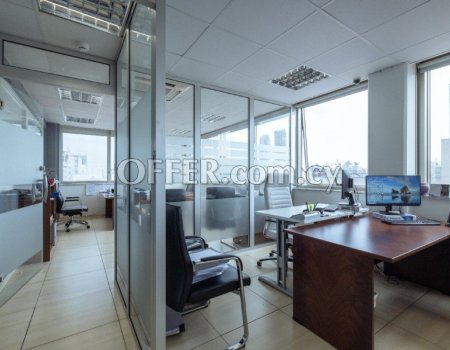 300m2 modern offices with raised floor near the court