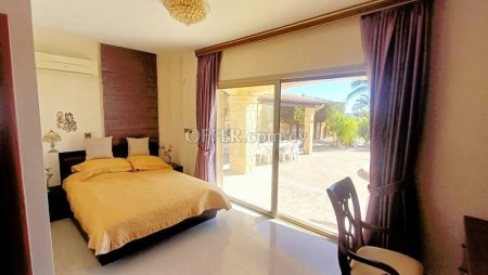 5 Bed Detached Villa for rent in Sea Caves, Paphos - 4