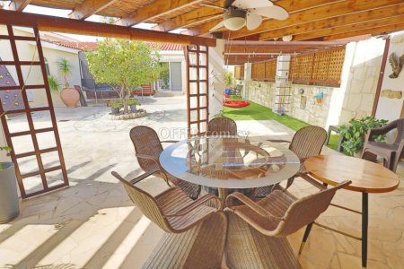3 bed bungalow in peyia - 3