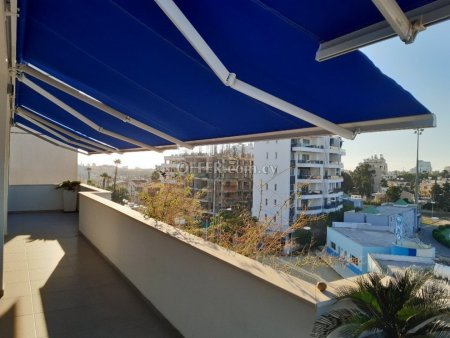 Apartment (Penthouse) in Larnaca Centre, Larnaca for Sale - 2