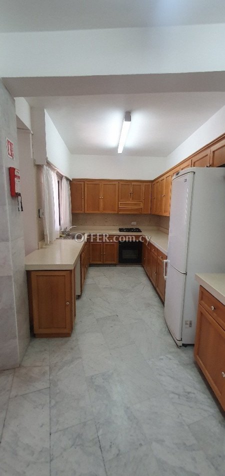 Apartment (Penthouse) in Gladstonos, Limassol for Sale - 1